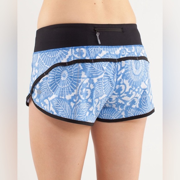 Lululemon Run: Speed Short Beachy Floral White Fossil Black Athletic Shorts - Picture 1 of 13